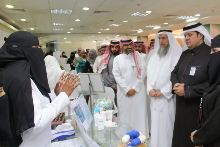 مختصون يحذرون من خطورة أخذ المضادات الحيوية دون وصفة طبية