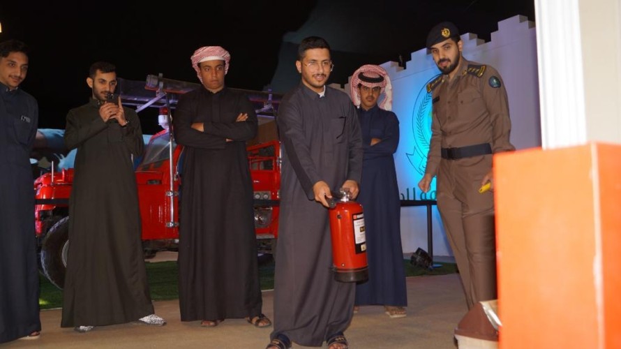 المديرية العامة للدفاع المدني تشارك في مهرجان الملك عبدالعزيز للإبل ضمن معرض وزارة الداخلية ..