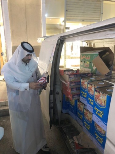 بلدية غرب الدمام تضبط 410 كلجم دجاج و920 لتر زيوت في مركبات مخالفة للاشتراطات الصحية