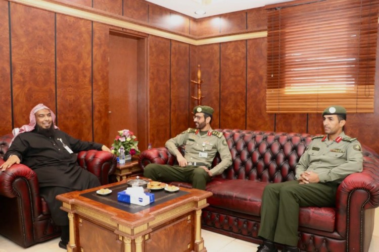 مدير عام هيئة الأمر بالمعروف بتبوك يستقبل  مدير جوازات المنطقة