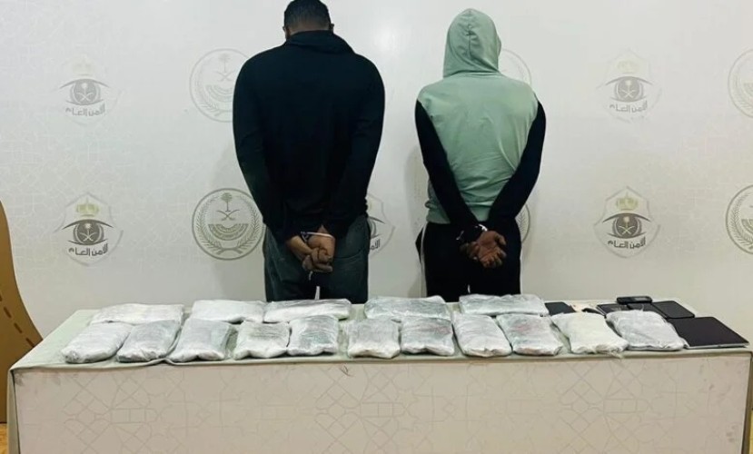 دوريات الأمن بـ”بيشة” تطيح بمقيمين بحوزتهما 16 كيلو جراما من مادة الحشيش المخدر