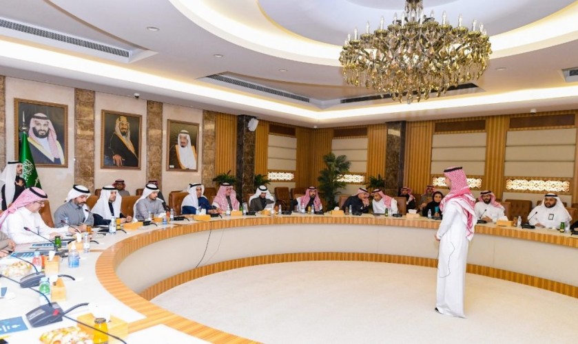 أمين الشرقية يطلع على منجزات وكالة التحول الرقمي والمدن لعام 2022م ومستجدات أعمال التحول الرقمي بالأمانة لعام 2023م