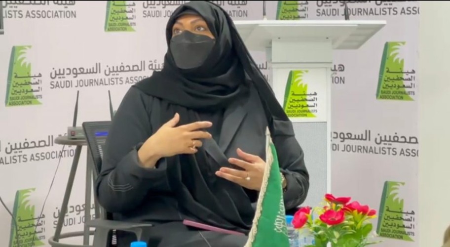 “وفاء بخش” تكشف أسس التعليق الصوتي و الأخطاء الشائعة في الحديث