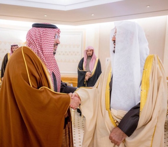 أمير القصيم يستقبل وزير الشؤون الإسلامية وينوه بما تبذله القيادة الحكيمة من رعاية واهتمام بشؤون المساجد والمصليات