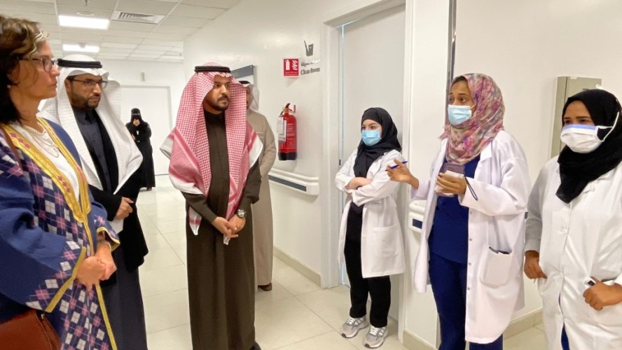 سفيرة مملكة الدنمارك تشيد بمستوى الخدمات في ” تخصصي تبوك “