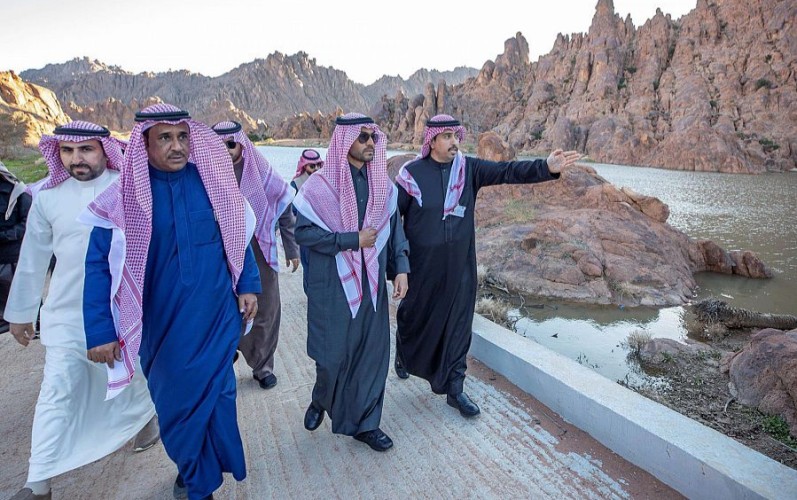 سمو نائب أمير حائل يقف على جاهزية السدود في المنطقة
