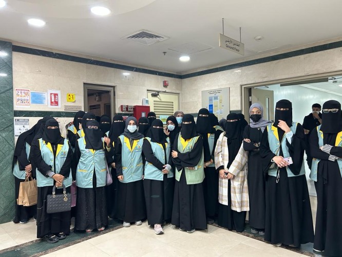 فريق همسات الثقافي  يختتم مبادرة ٨٠٠ هدية ارسم السعادة على وجوه المرضى