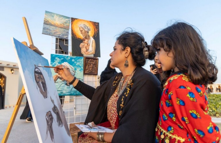 ضمن فعاليات مهرجان الكتّاب والقراء  .. ساحة الرسامين على كورنيش الخبر تجذب المواهب السعودية والعربية
