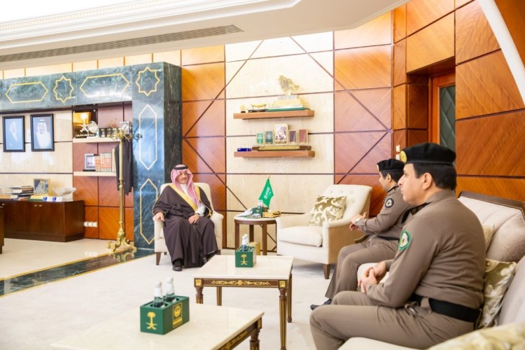 أمير الشرقية يتسلم التقرير السنوي لمرور المنطقة الشرقية