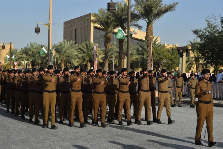 وزارة الداخلية تنظم عرضاً عسكرياً في محافظة الدرعية، ضمن فعاليات ذكرى “يوم التأسيس”