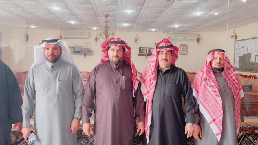 رجل الاعمال غلاب بن غايب بن سعدون يستقبل عدد من رجال الاعمال  والوجهاء ومنسوبي صحيفة الشمال في ديوانه بحائل