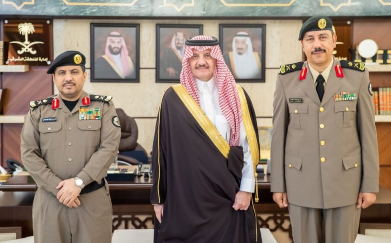 أمير الشرقية يقلد مساعد مدير شرطة المنطقة الشرقية للأمن الوقائي رتبته الجديدة