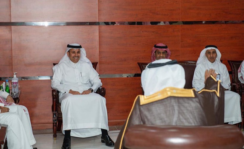 وزير النقل والخدمات اللوجستية يلتقي عددًا من مواطني منطقة نجران
