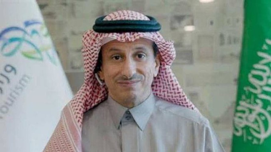 وزير السياحة: لن يُرَخَّص سوى للمؤهلين من المرشدين السياحيين ، وتوطين القطاع قضية لا تقبل النقاش أو التأجيل