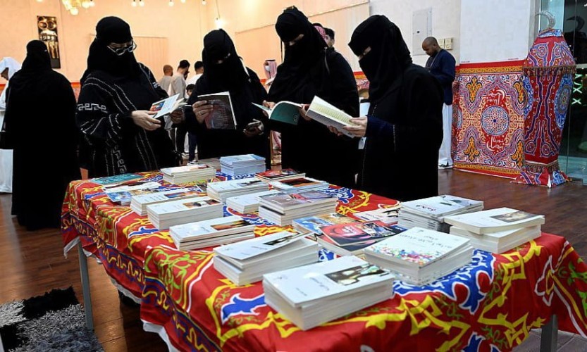 أدبي تبوك يجمع مثقفي المنطقة بالخيمة الرمضانية