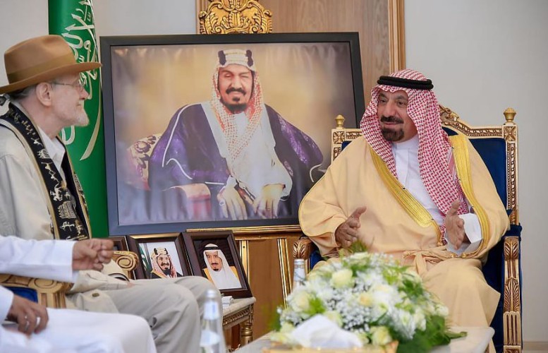 سموّ أمير نجران يستقبل المصور الفرنسي مينوزا