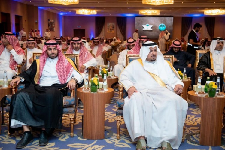 كفيف تزف ٧٠ شاباً وفتاة لعش الزوجية