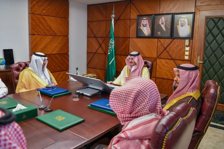 أمير الشرقية يدشن النسخة الثانية من برنامج “بر الاجتماعي”