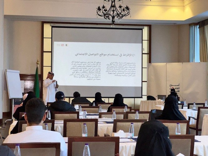 آل مرعي يشارك بورشة تفاعلية في أسبوع الطفل الأدبي