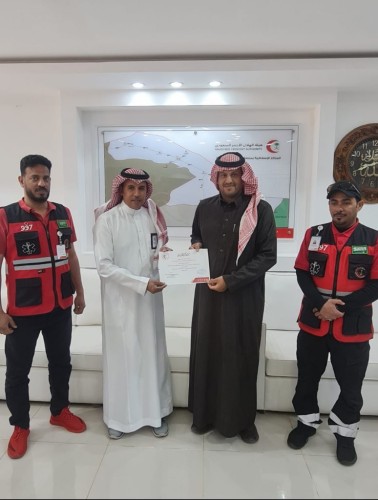 مدير فرع الهلال الأحمر بالشمالية يكرم سفراء الحياة والحاصليين على شهادات تميز