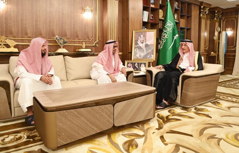 سمو أمير منطقة جازان يدشن الحملة الرمضانية “تراحم من مجتمعنا”