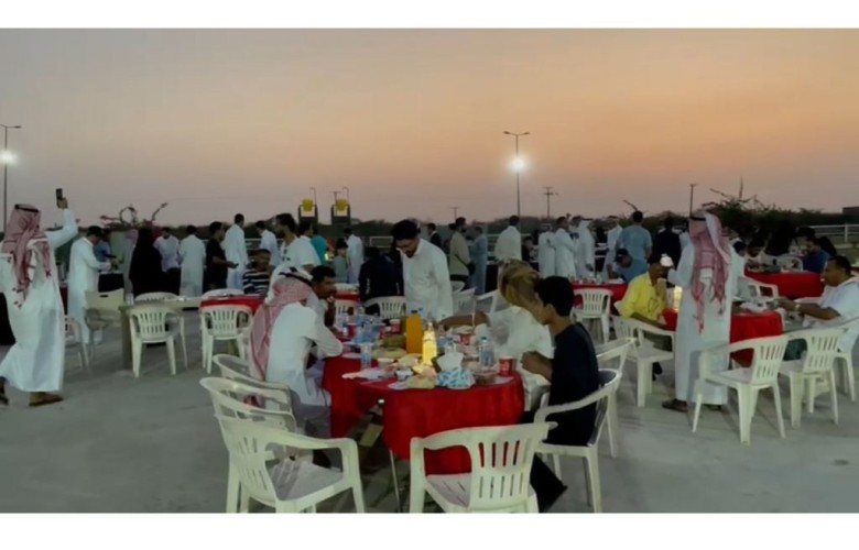 مأدبة إفطار رمضانية بأرض المهاب للخيول العربية الأصيلة