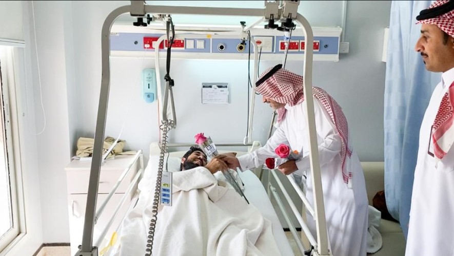 فرع الموارد البشرية بالحدود الشمالية ينفذ زيارات للمرضى المنومين بمستشفيات عرعر