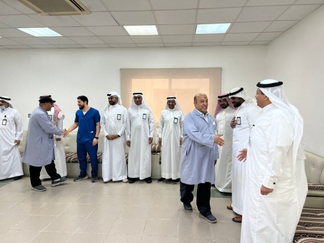 مركز التأهيل للذكور بالدمام يعايد منسوبيه بعيد الفطر السعيد