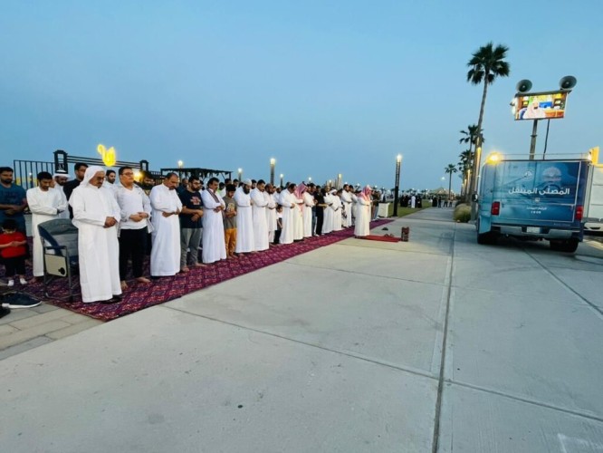هيئة الأمر بالمعروف بالشرقية في حاضرة الدمام تفعل المصلى المتنقل بالواجهة البحرية خلال عيد الفطر