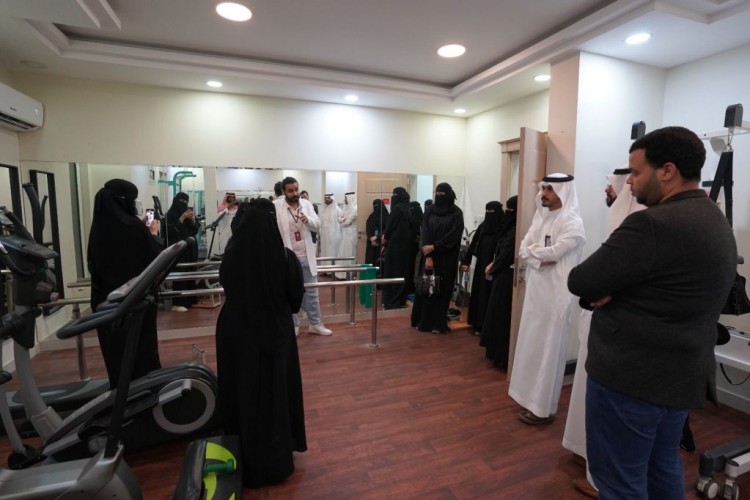 وفد من جمعية البر بالمنطقة الشرقية يزور عدد من الأسر الأكثر احتياجا