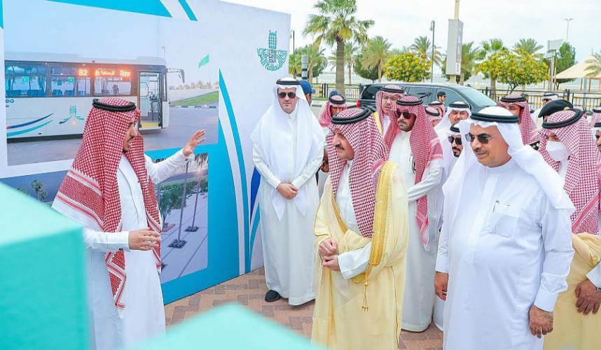 سمو أمير الشرقية يدشن مشروع النقل العام بالحافلات وعدداً من المشاريع التنموية بالدمام