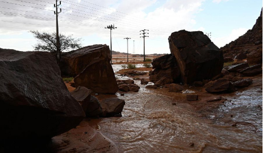 هطول أمطار الخير على مراكز منطقة تبوك