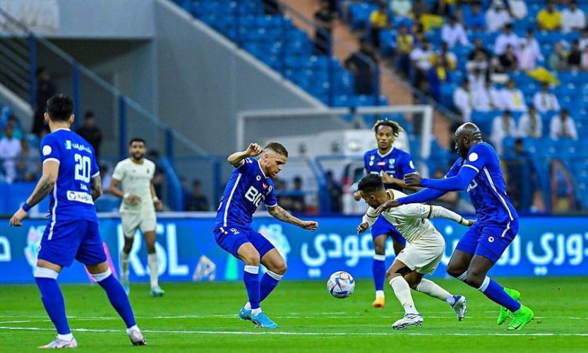 الهلال يتغلب على النصر في مباراة مقدمة من الجولة الـ 25