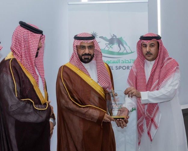 سعادة وكيل محافظة الأحساء يتوج الفائزين بكأس المحافظة لسباق المفاريد