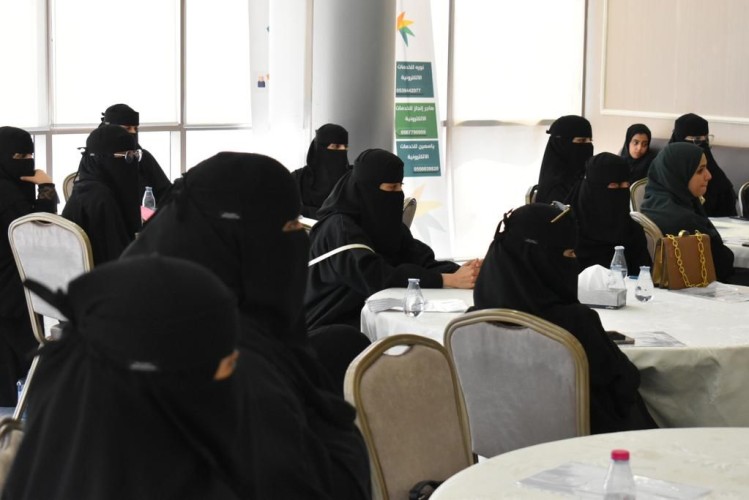 تمكين ضمان الدمام بالتعاون مع المعهد السعودي العالمي  : ٢٠ مستفيده تتاهل لبرنامج كوادر الصحه والسلامة المهنية