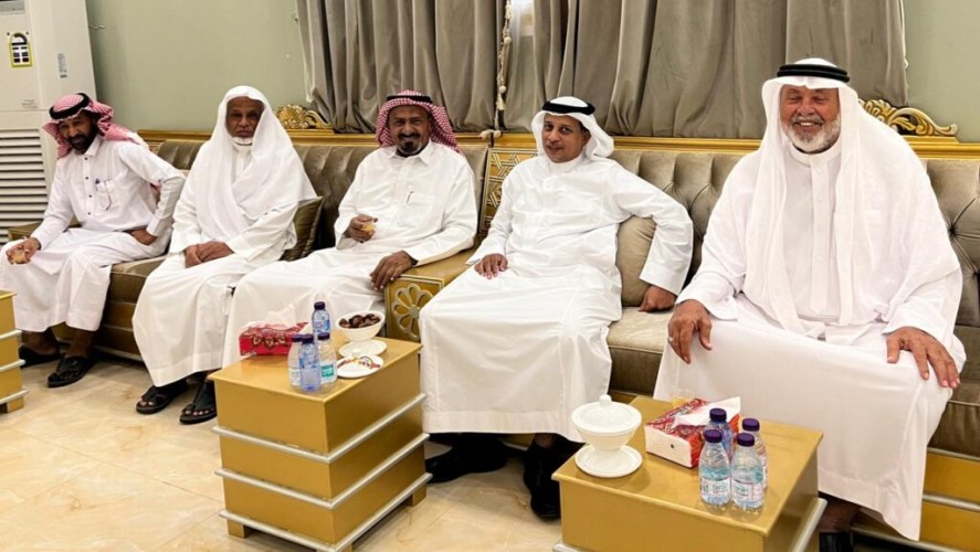 محافظ أبوعريش يعزي أسرة الدقدقي في فقيدهم علي محسن الدقدقي رحمه الله