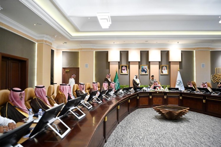 سمو أمير جازان يرأس الاجتماع الدوري للجنة الرئيسية للدفاع المدني بالمنطقة