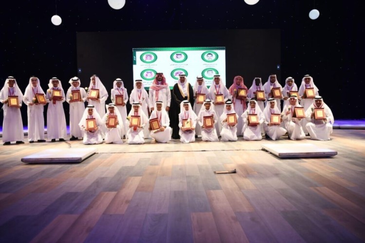 تعليم مكة يُكرم 349 طالب متفوقاً