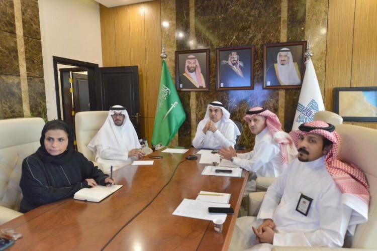 أمين الشرقية يناقش خطة برنامج معالجة التشوه البصري بالمنطقة