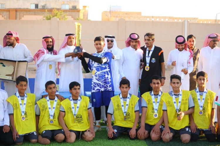فريق متوسطة إبن سوقي بطلاً لمدارس الحدود الشمالية