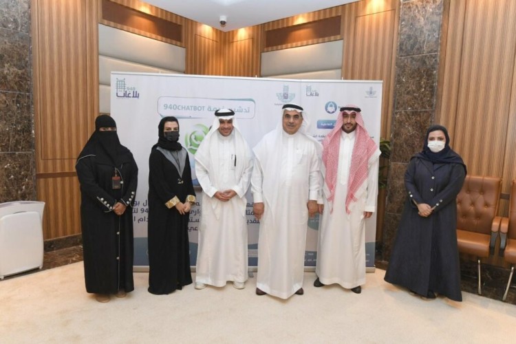 أمين الشرقية يدشن خدمة الطوارئ عبر تطبيق واتساب وتويتر 940 المطورة بحلتها التفاعلية لسرعة التعامل مع البلاغات