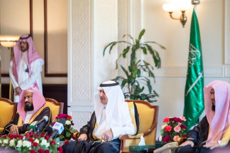 أمير منطقة تبوك يرعى حفل تدشين مبادرة “أخذ الفتوى من مصادرها المعتمدة”