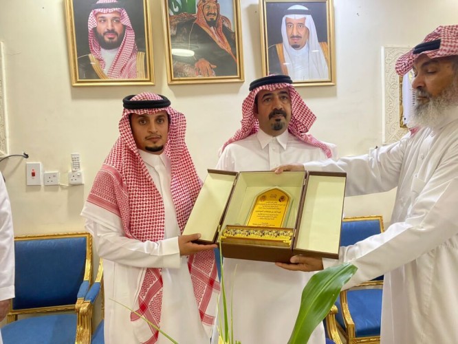 الخلاوية يكرمون الحربي وصنهات بحفل الوداع والترحيب بحضور محافظ بيش