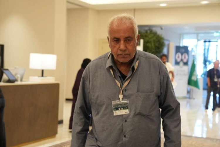 بعد أن قدمت عائلته 6 شهداء  الحاج جمال ” .. أشكر خادم الحرمين الشريفين على الإستضافة “