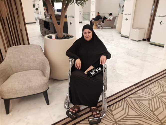 الحاجه الفلسطينية فاطمة محمود ” الرعاية النوعية ” أنستني الكرسي المتحرك