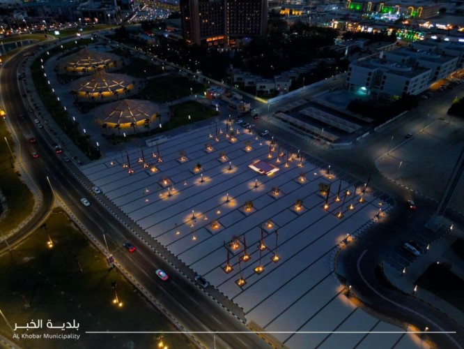 بلدية الخبر تفتتح ساحة الكورنيش على مساحة 10 آلاف م2