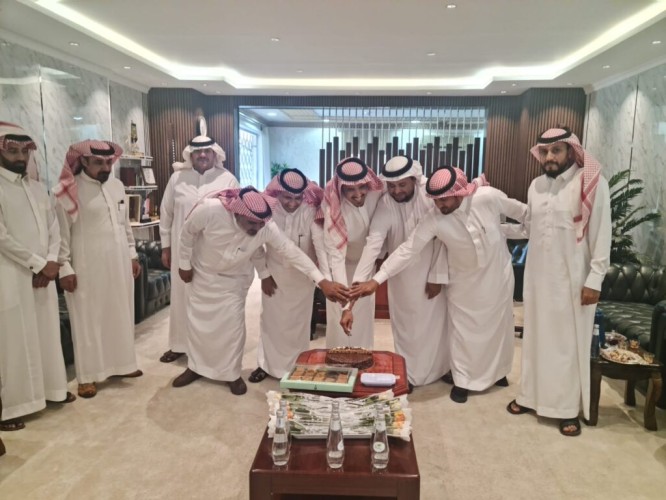 الإدارة العامة للتدريب التقني والمهني بالباحة تعايد منسوبيها