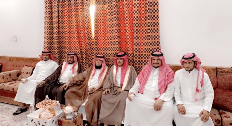 رجل الأعمال “عايد بن عبيد بن خلف بن شويلع” يحتفل بعقد قران نجله “محمد” في استراحة العاذريات بـ”بقيق”
