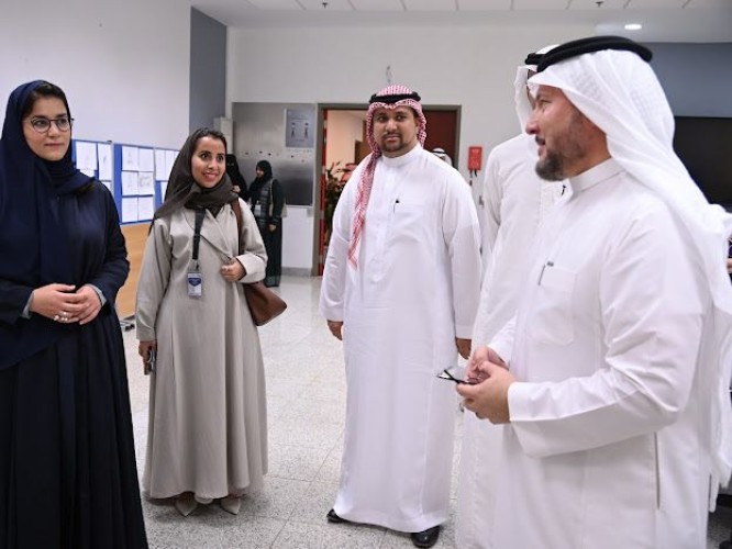 “وفد من وزارة الثقافة يزور جامعة الملك عبد العزيز للاطلاع على برنامج “موهوبو العمارة والتصميم”