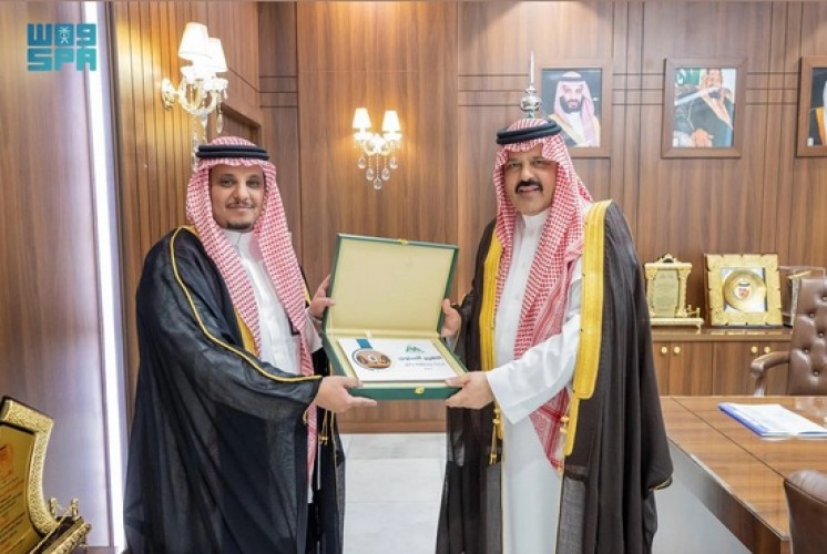 سمو أمير منطقة حائل يتسلم تقريراً عن أعمال وخدمات ومنجزات أمانة المنطقة لعام 1444هـ